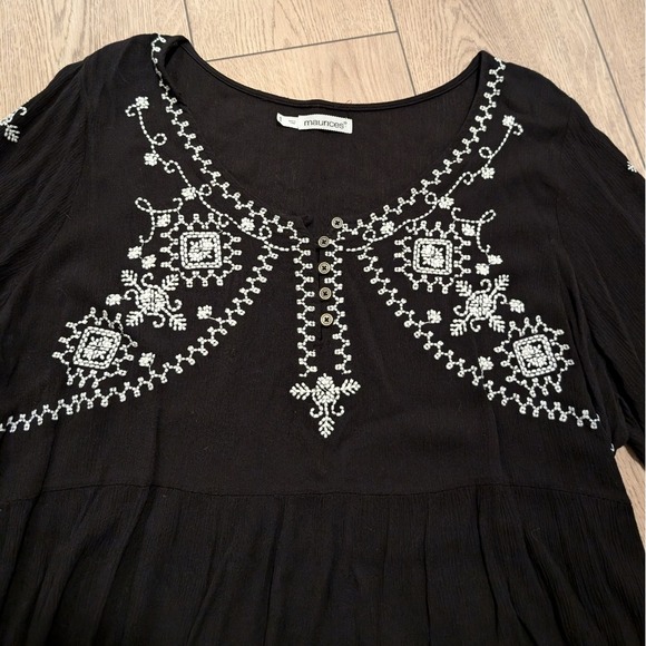 Maurices Plus Size 1 1X Black White Embroidered Boho Babydoll Top Shirt Blouse - Picture 2 of 5